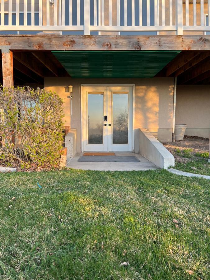 Above Ground Basement Apartment 2 Bedroom 1 B Retreat With Gorgeous View Draper Exteriör bild