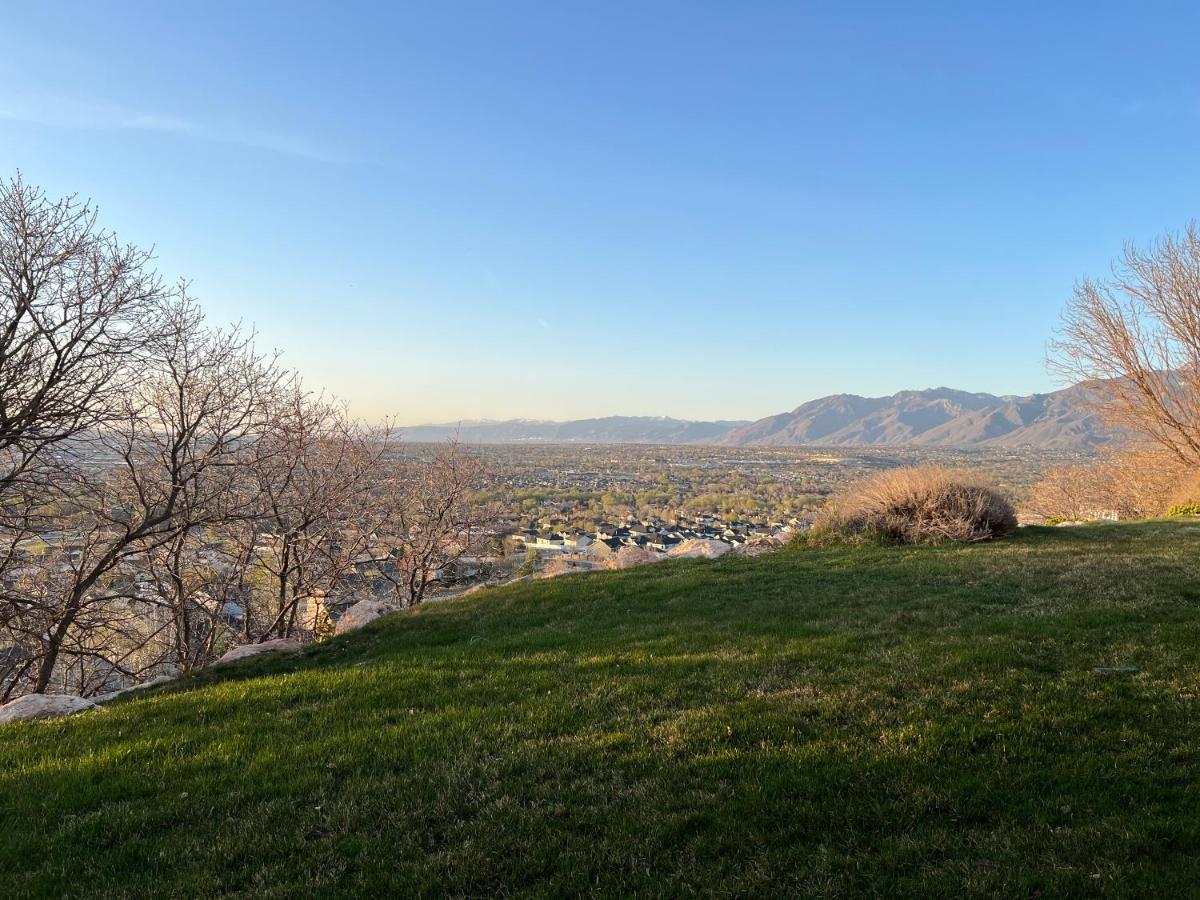 Above Ground Basement Apartment 2 Bedroom 1 B Retreat With Gorgeous View Draper Exteriör bild